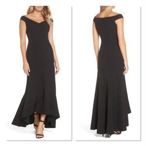 Vince Camuto Off The Shoulder Trumpet Dress - size 10 in Black